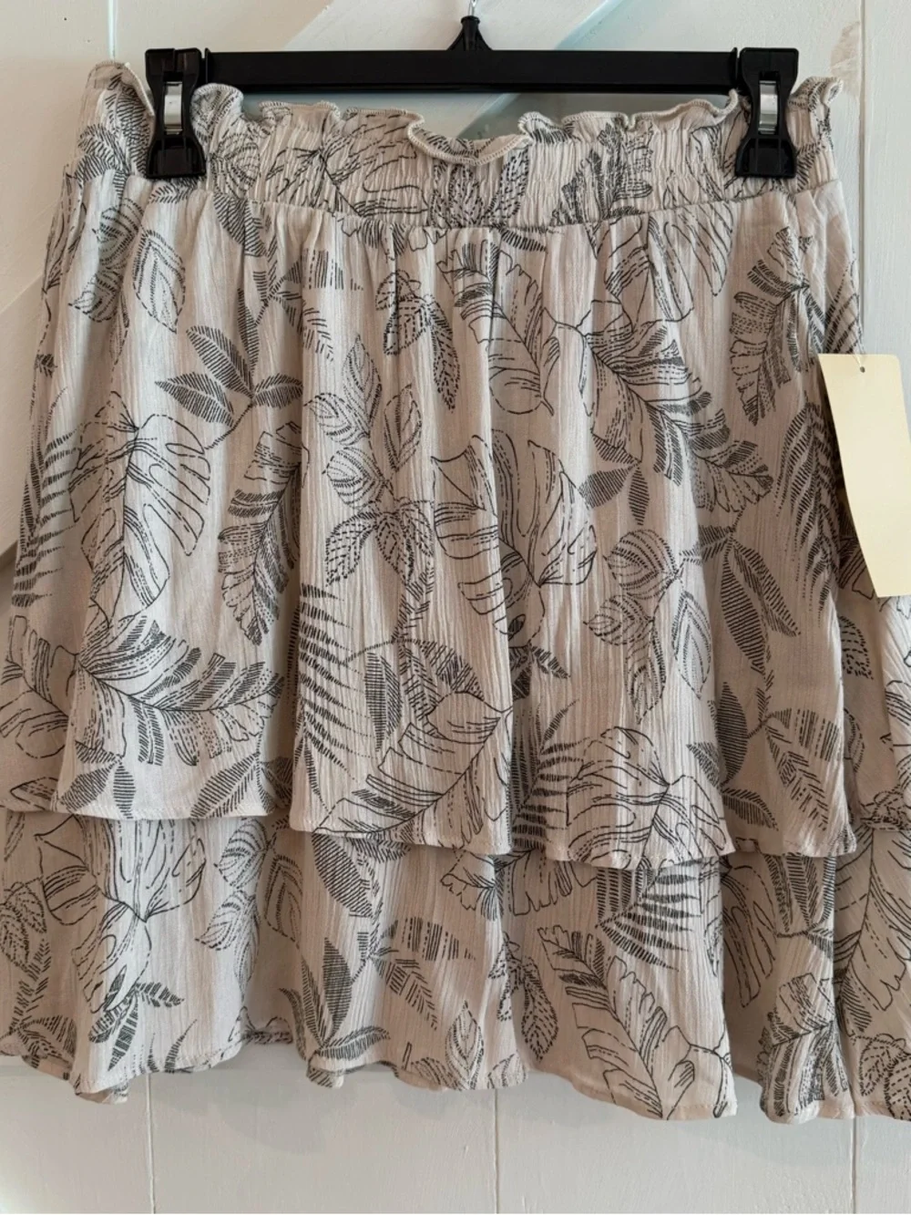 Paper Crane | Skirts | Nwt Paper Crane Tropical Leaf Tiered Mini Skirt ...